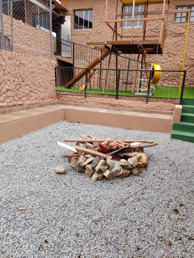 Chacara Bella Vida Com Piscina Churrasqueira Salao De Festas Fogao A Lenha Quadra Aracariguama Exteriör bild
