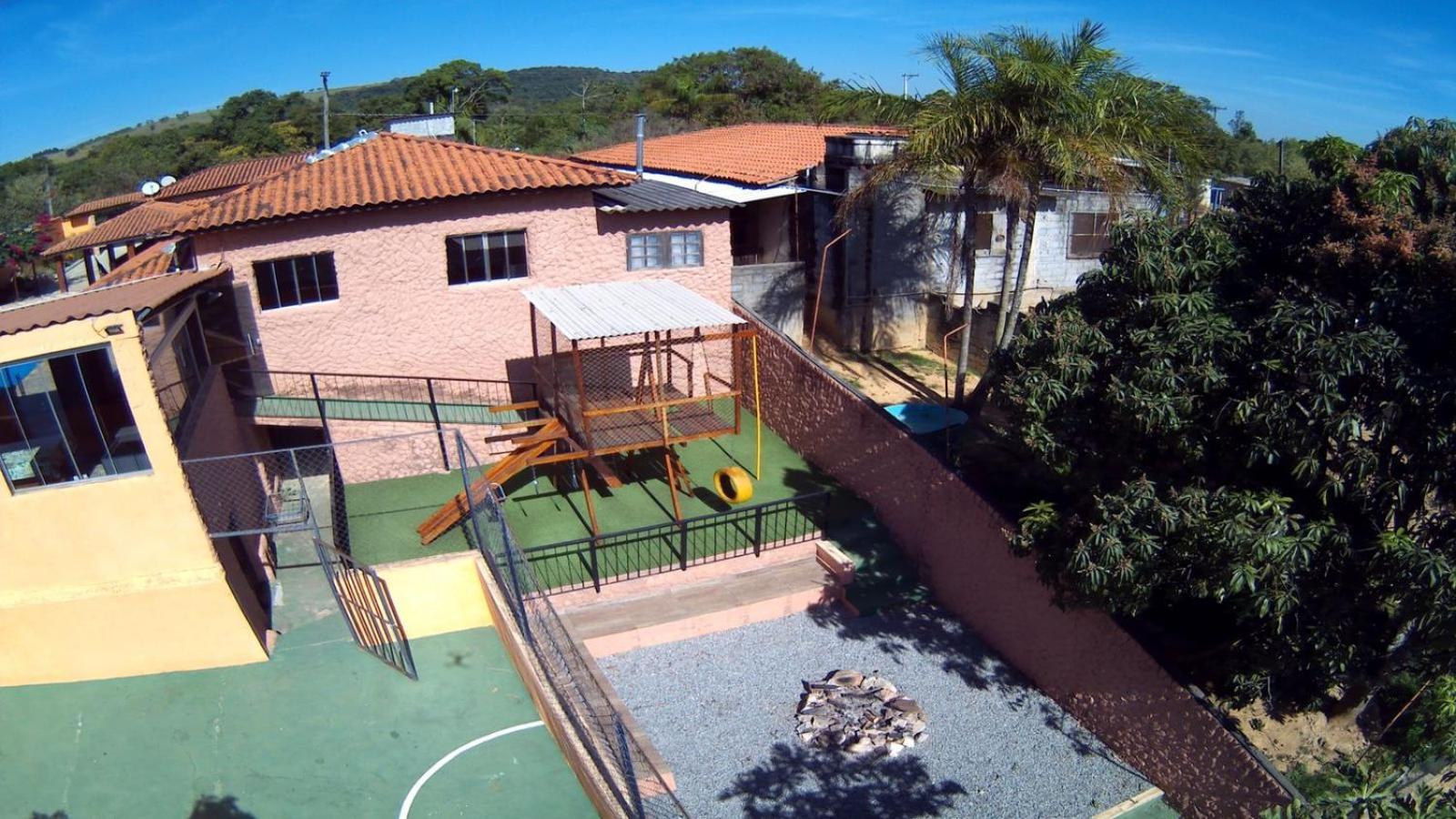 Chacara Bella Vida Com Piscina Churrasqueira Salao De Festas Fogao A Lenha Quadra Aracariguama Exteriör bild